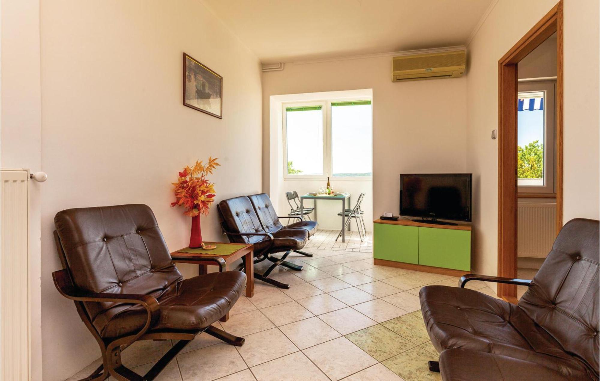 Beautiful Apartment In Crikvenica With Kitchen Exterior foto